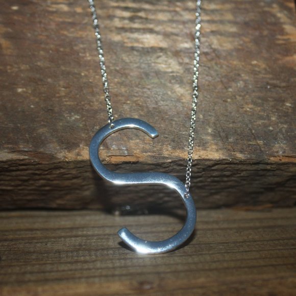 Jewelry - Silver necklace with large capital "S"